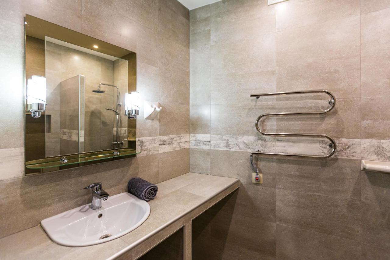 2 Kn. Romana Apartment Lviv Exterior photo