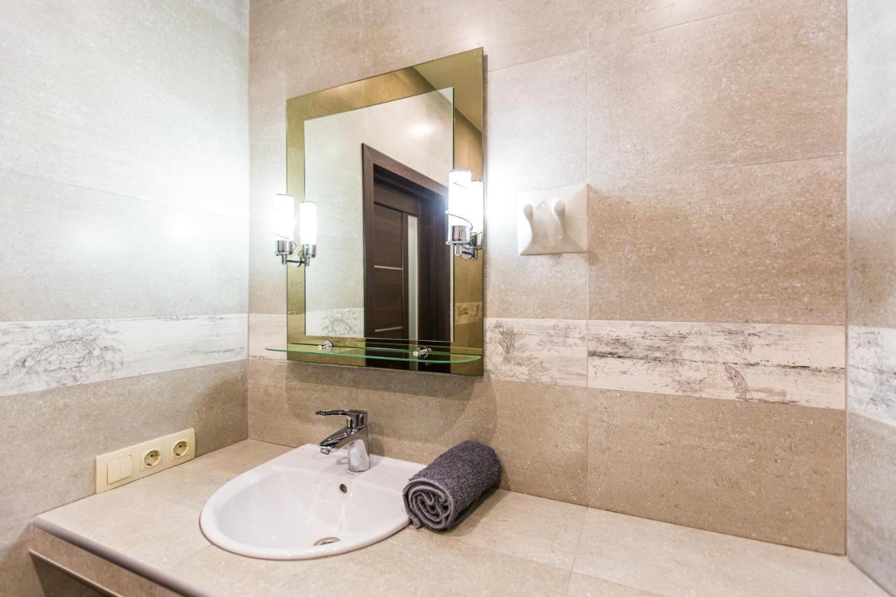 2 Kn. Romana Apartment Lviv Exterior photo